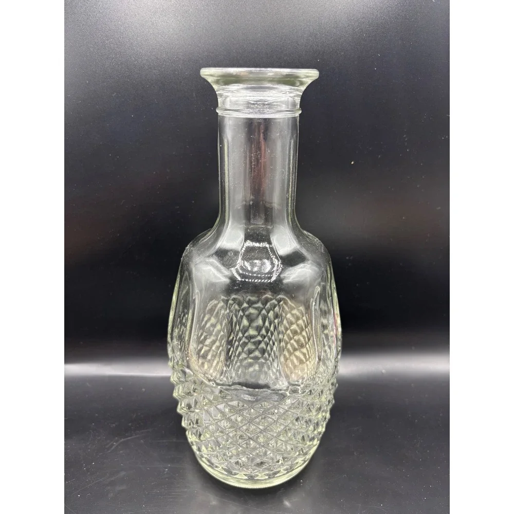 Vtg 1982 Mogen David Clear Glass Decanter Diamond Point Textured Barware Bottle